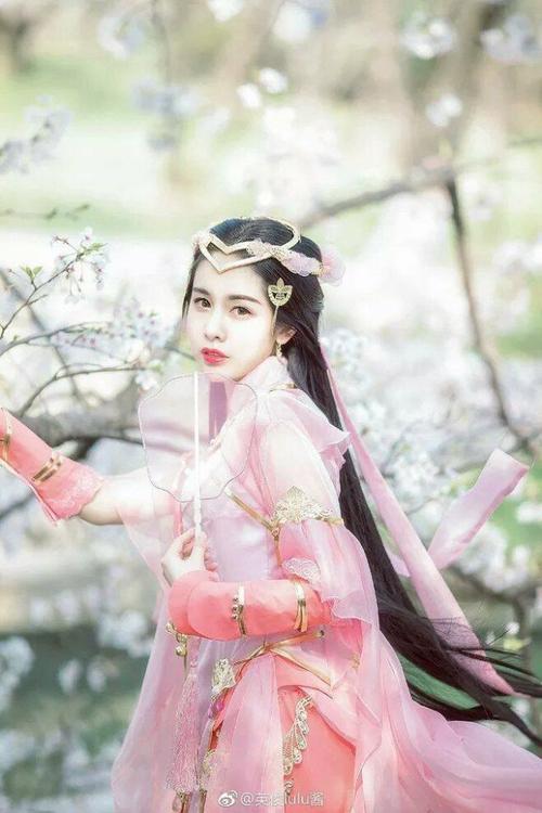 时尚设计衣服沙龙讲解